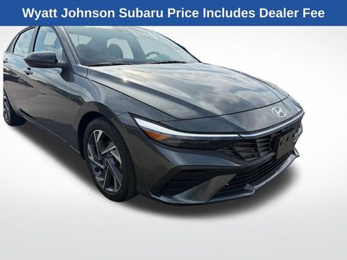 Used 2025 Hyundai Elantra Sport FWD image 10