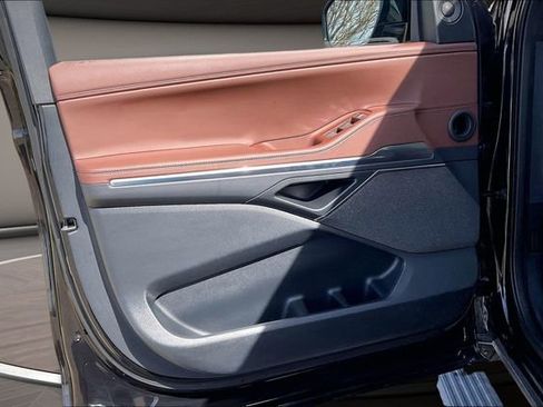 Used 2025 Lincoln Navigator Reserve image 21