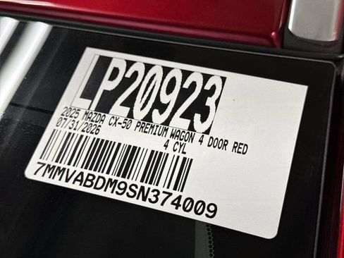 Used 2025 MAZDA CX-50 AWD 2.5 S w/ Premium Package image 31