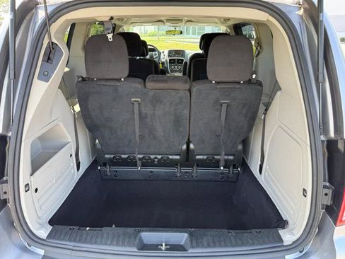 Used 2016 Dodge Grand Caravan SXT w/ Rear Park Assist Package FWD image 22
