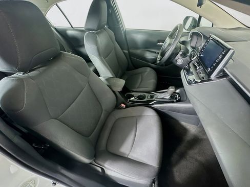 Used 2020 Toyota Corolla LE w/ Carpet Mat Package (TMS) image 29