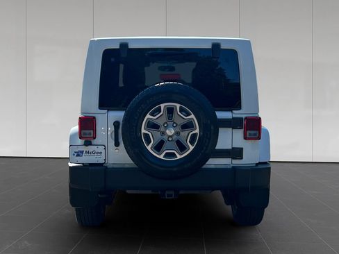 Used 2017 Jeep Wrangler Unlimited Rubicon w/ Connectivity Group AWD/4WD image 4