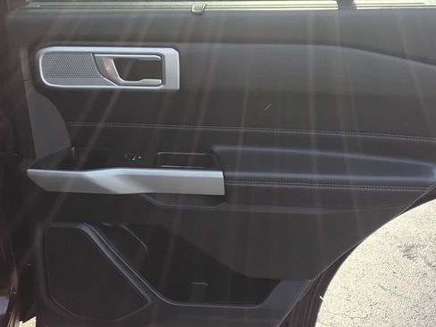 Used 2022 Ford Explorer Limited w/ Equipment Group 301A image 23