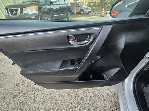 Used 2018 Toyota Corolla LE image 17