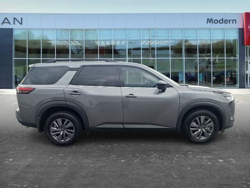 Certified 2026 Nissan Pathfinder SV AWD/4WD image 4
