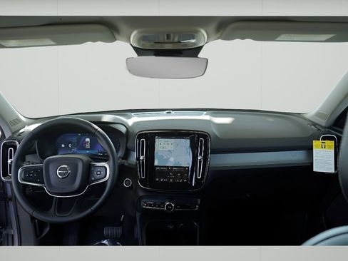 New 2026 Volvo XC40 B5 Core w/ Protection Package image 21