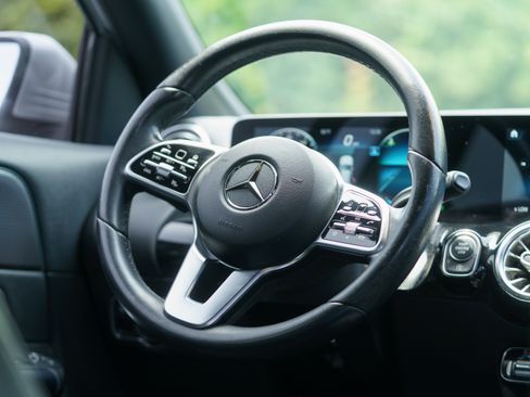 Used 2021 Mercedes-Benz GLA 250 image 18