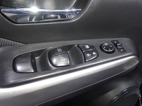Used 2020 Nissan Kicks SV FWD image 20