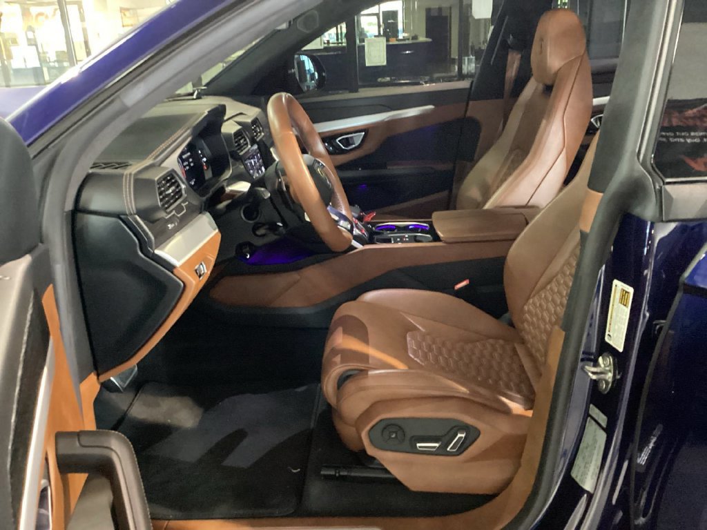 Used 2019 Lamborghini Urus AWD/4WD image 5