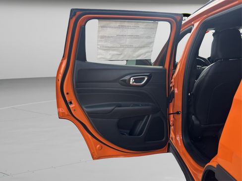 New 2026 Jeep Compass Latitude image 12