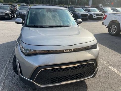 Used 2023 Kia Soul LX FWD image 11