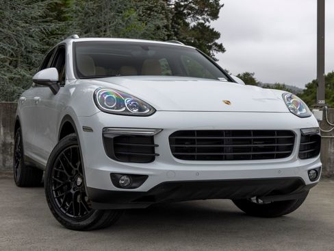 Used 2016 Porsche Cayenne AWD/4WD image 9