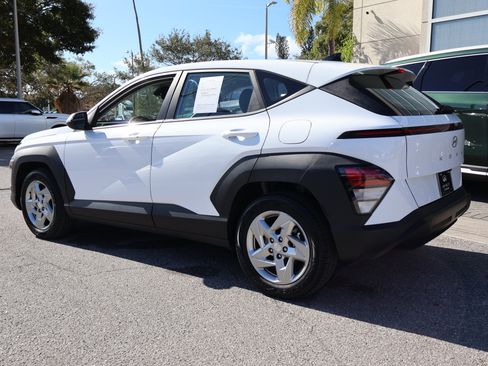 Used 2024 Hyundai Kona SE image 6