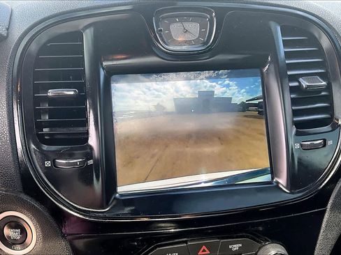 Used 2018 Chrysler 300 S w/ 300S Premium Group RWD image 25