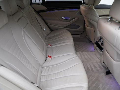 Used 2015 Mercedes-Benz S 550 Sedan image 21
