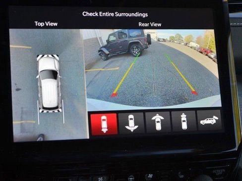 Used 2023 Jeep Grand Cherokee 4WD 4xe w/ Luxury Tech Group II image 32