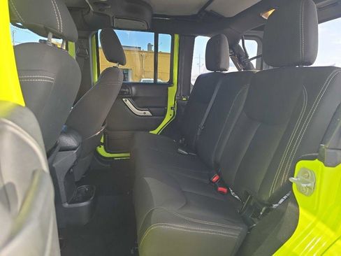 Used 2016 Jeep Wrangler Unlimited Sahara image 23