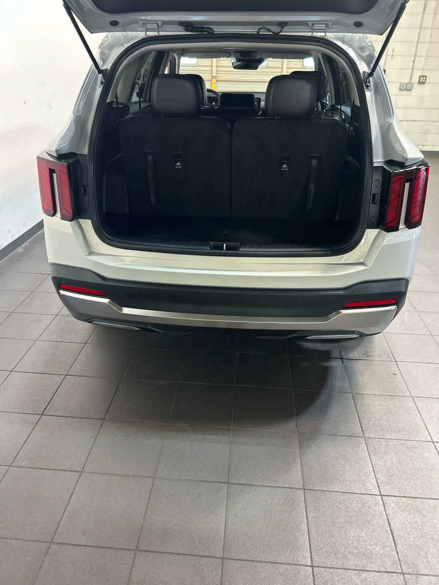 Used 2026 Kia Sorento S AWD/4WD image 11