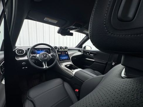 Used 2025 Mercedes-Benz GLC 300 image 36