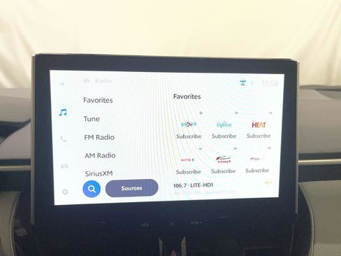 Used 2025 Toyota Corolla SE image 16