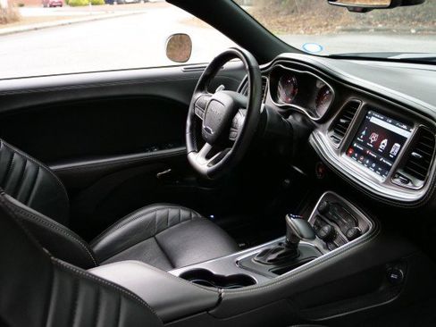 Used 2020 Dodge Challenger SRT Hellcat w/ Plus Package image 38