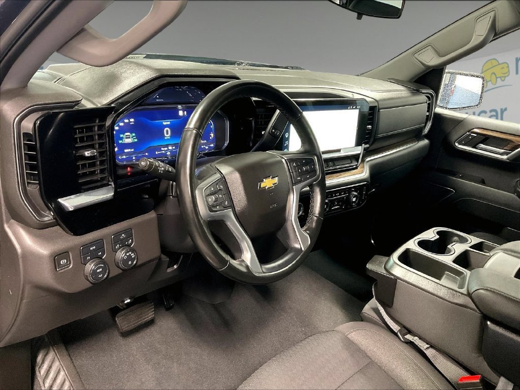 Used 2023 Chevrolet Silverado 1500 LT AWD/4WD image 8