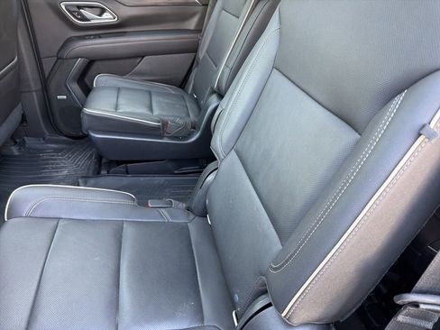 Used 2021 GMC Yukon SLT w/ SLT Premium Package image 9