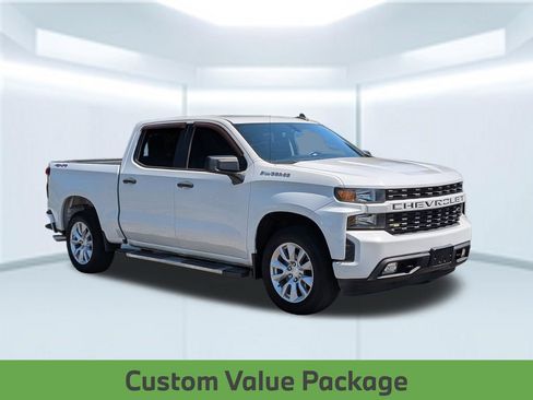 Used 2020 Chevrolet Silverado 1500 Custom w/ Custom Value Package AWD/4WD image 10