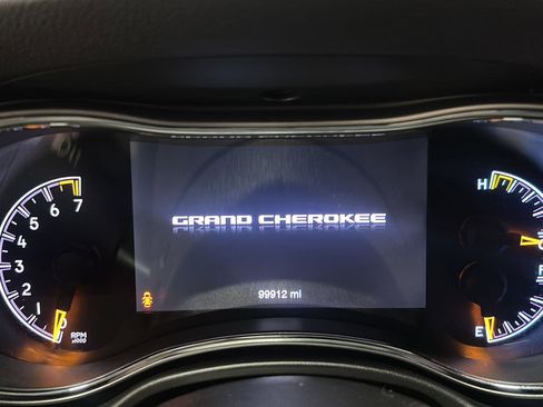 Used 2020 Jeep Grand Cherokee Altitude image 19