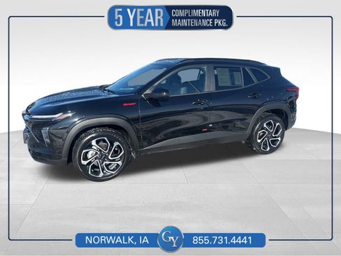 Used 2025 Chevrolet Trax RS w/ Sunroof Package image 1