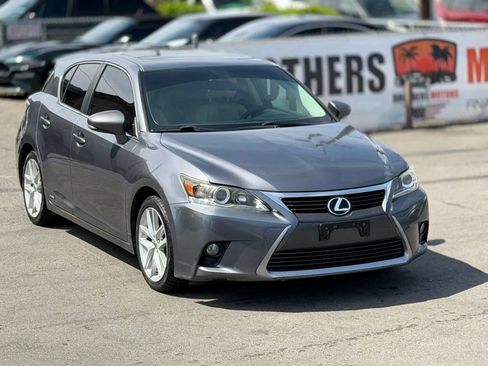 Used 2014 Lexus CT 200h image 2