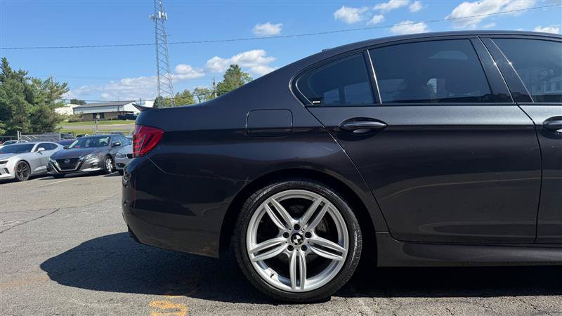 Used 2014 BMW 535i xDrive w/ M Sport Package AWD/4WD image 5