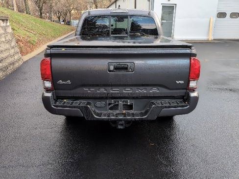 Used 2022 Toyota Tacoma SR image 4