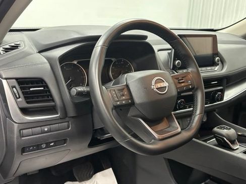 Used 2025 Nissan Rogue SV AWD/4WD image 18