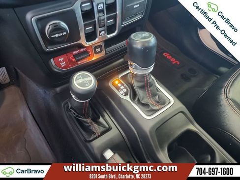 Used 2018 Jeep Wrangler Unlimited Rubicon AWD/4WD image 16