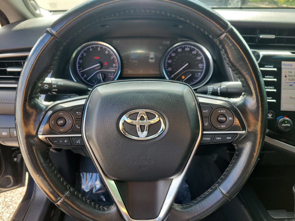 Used 2020 Toyota Camry XLE w/ Navigation Package FWD image 18
