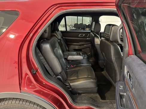 Used 2017 Ford Explorer Limited image 13