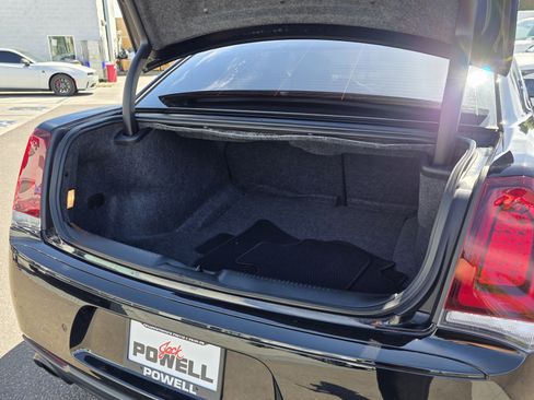 Used 2023 Chrysler 300 C RWD image 18