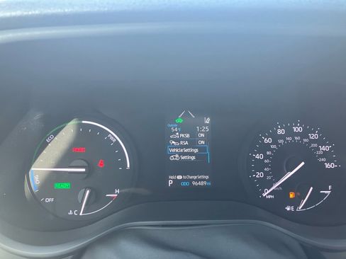 Used 2021 Toyota Sienna XLE image 13