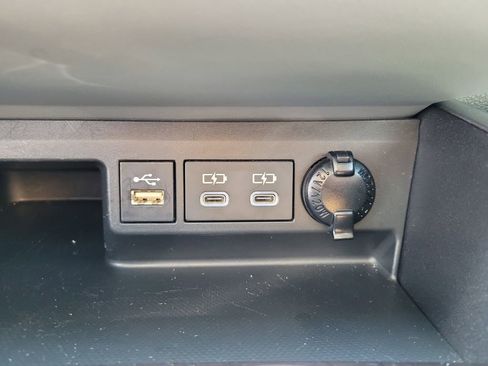 Used 2023 Toyota Highlander Limited image 24