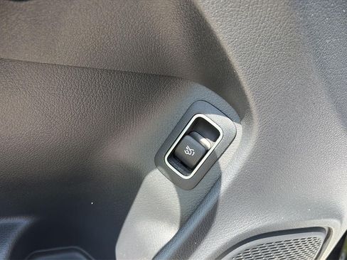 Used 2025 Mercedes-Benz CLA 250 4MATIC image 14