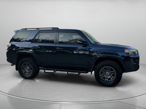 Used 2020 Toyota 4Runner Venture w/ Moonroof Package AWD/4WD image 33