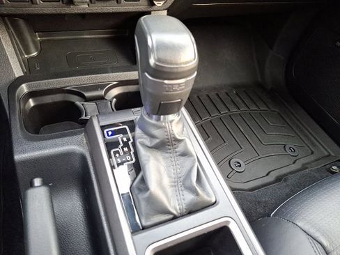 Used 2023 Toyota Tacoma TRD Off-Road image 15