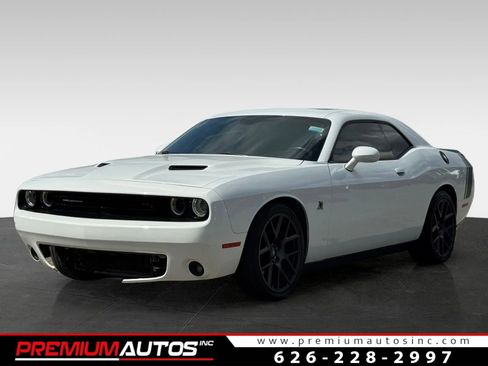 Used 2018 Dodge Challenger R/T Scat Pack image 1