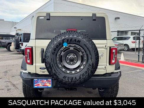 New 2025 Ford Bronco Badlands image 4