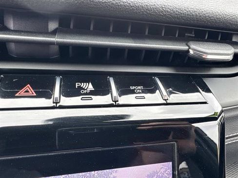 Used 2023 Jeep Grand Cherokee Altitude AWD/4WD image 24