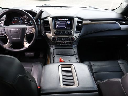 Used 2018 GMC Yukon Denali w/ Open Road Package AWD/4WD image 15