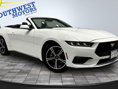 Used 2025 Ford Mustang Premium RWD image 3