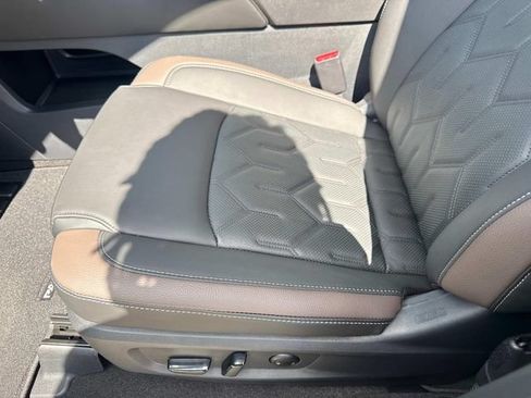 New 2026 Nissan Pathfinder Platinum FWD image 18