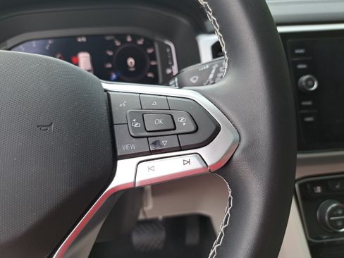 Certified 2023 Volkswagen Atlas SE w/ Panoramic Sunroof Package FWD image 19